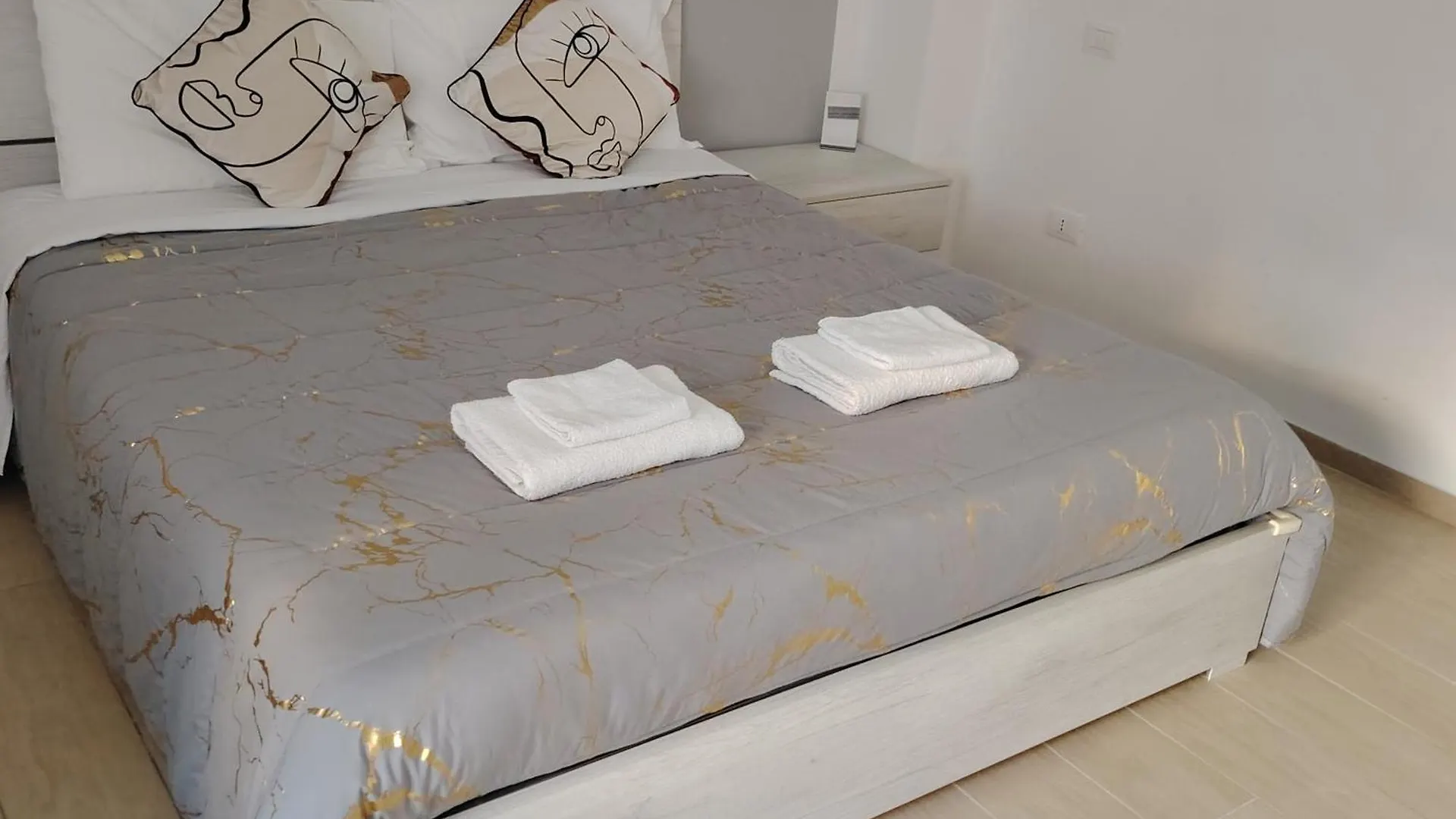 Venezia Hua Xia Room3